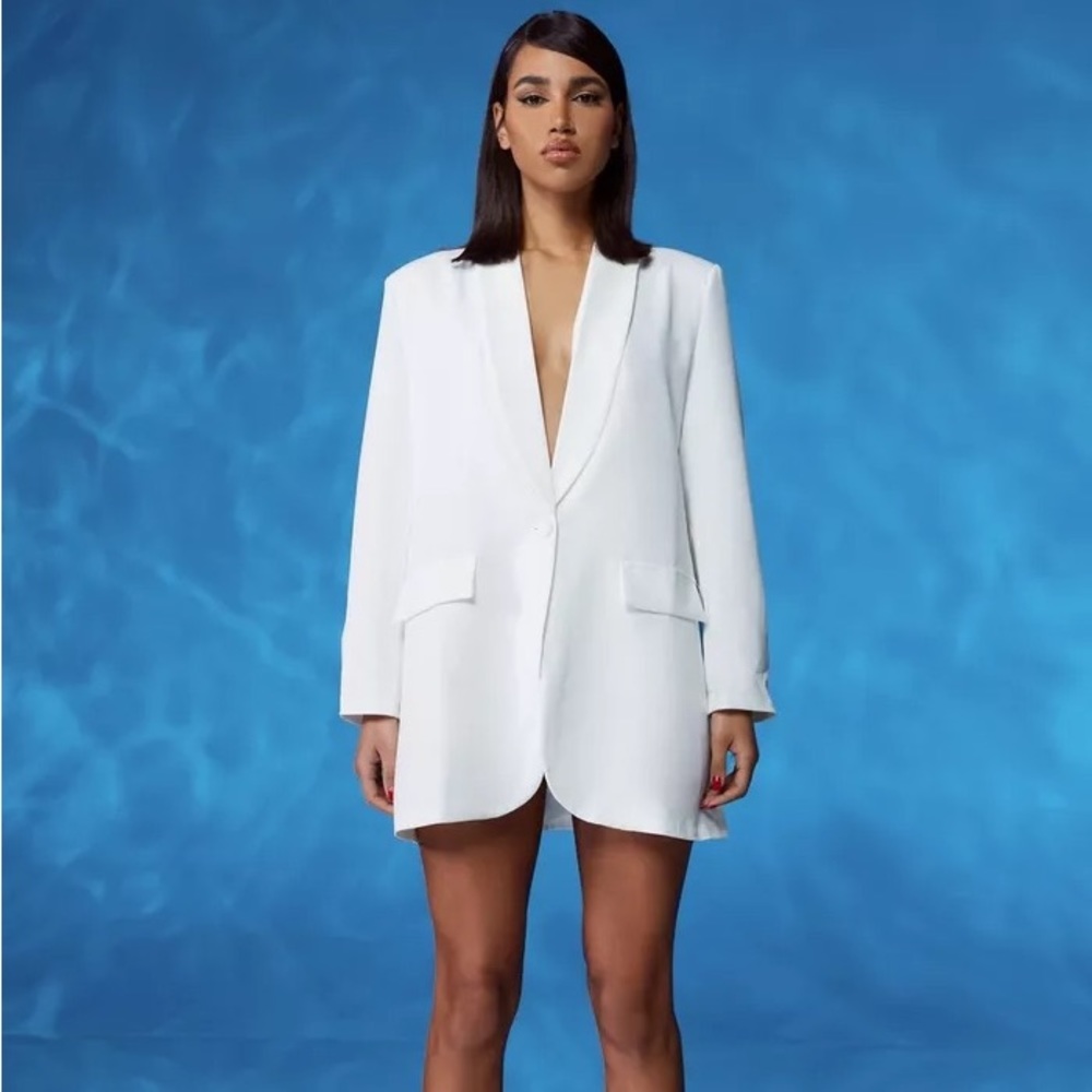 BOOHOO - SHOULDER PAD PLUNGE OVERSIZED BLAZER US SIZE 4 NWT